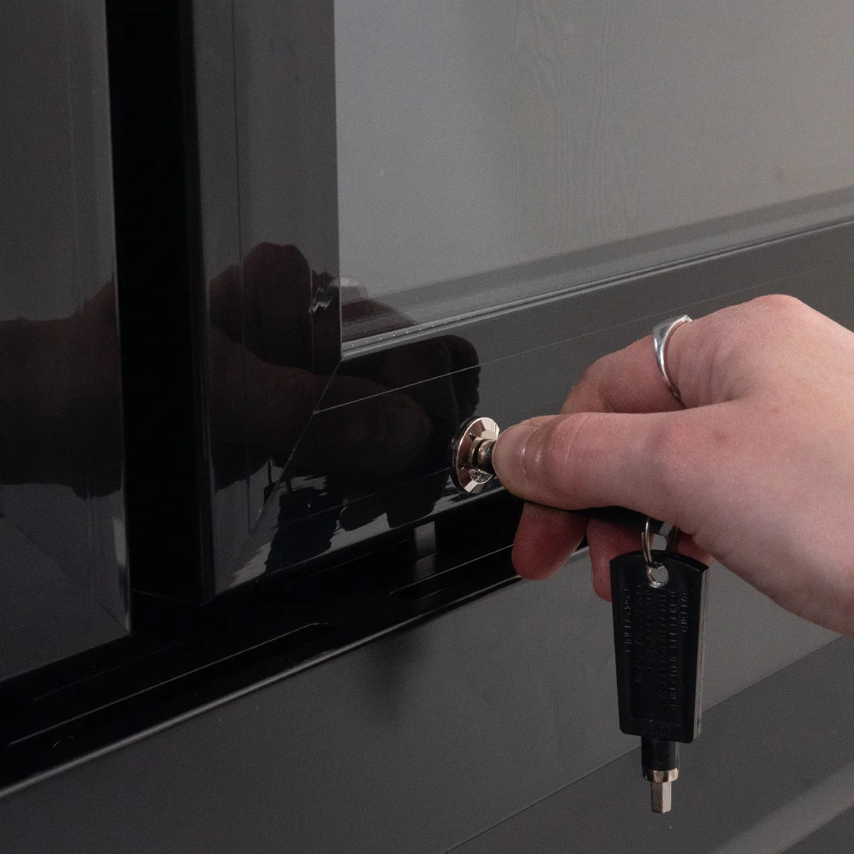 Getränkekühlschrank ECO 1500 mit Klapptüren und Leuchtaufsatz