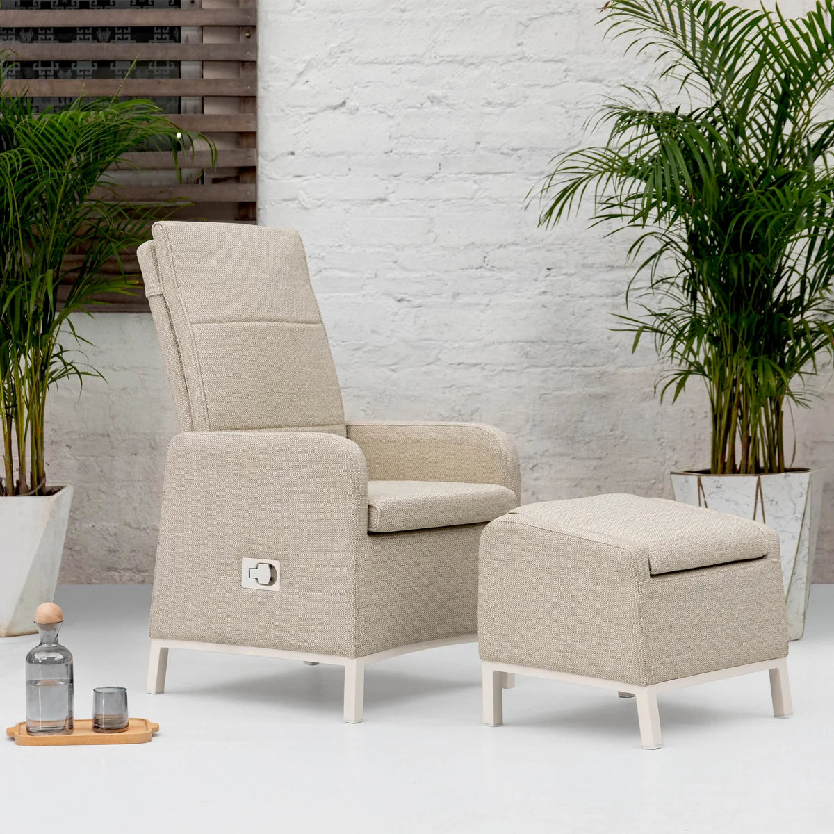 barths Riga – Relaxsessel mit Fußhocker Sand