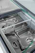 Speiseeisvitrine mit Sicherheitsglas – 9 x 5 L – 278 L