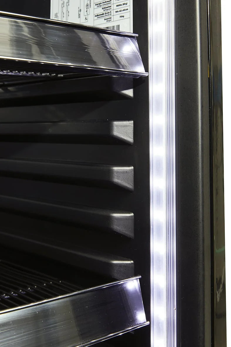 Gastro-Cool DC400 Getränkekühlschrank Afri-Cola 400 Liter schwarz/schwarz, LED