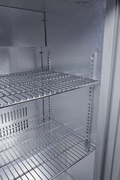 Gastro-Cool UC200 Barkühlschrank 208 Liter Schiebetüren silber, LED, unterbaufähig