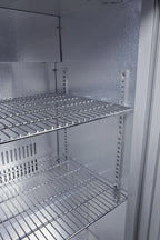 Gastro-Cool UC300 Barkühlschrank 330 Liter Schiebetüren silber, LED, unterbaufähig