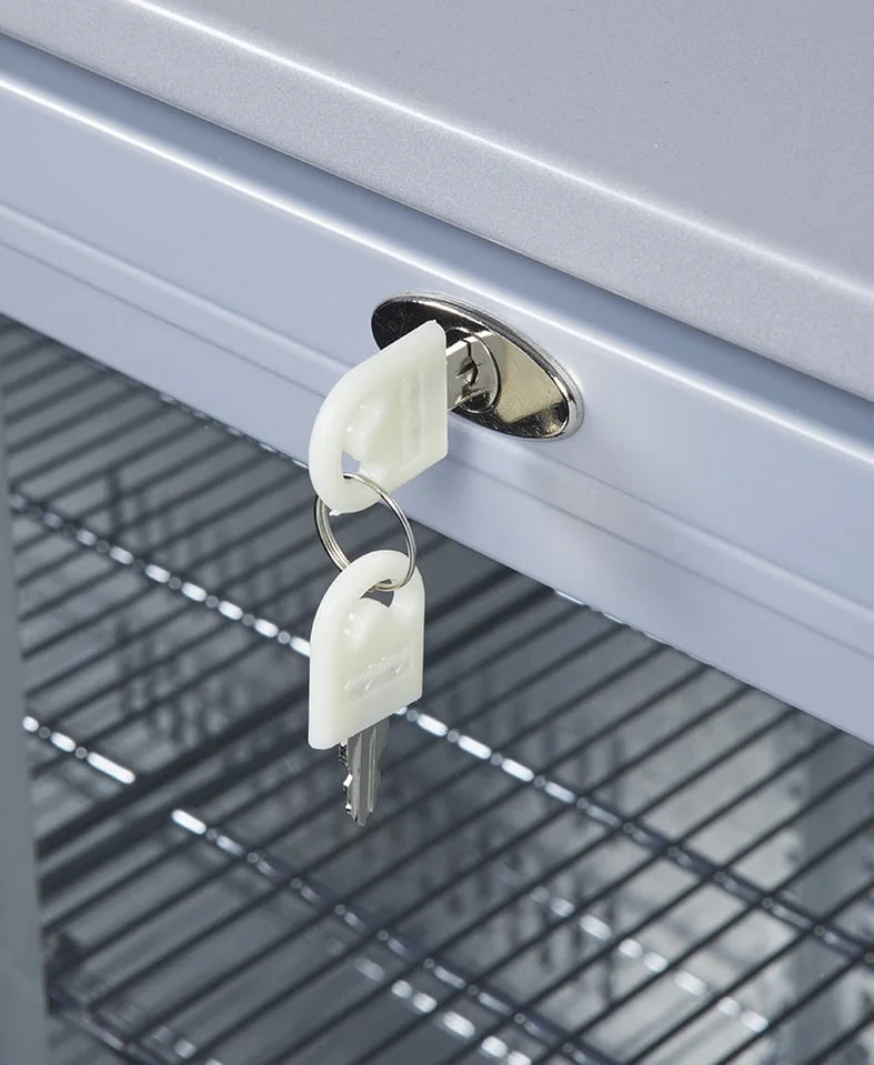 Gastro-Cool UC300 Barkühlschrank 330 Liter Schiebetüren silber, LED, unterbaufähig