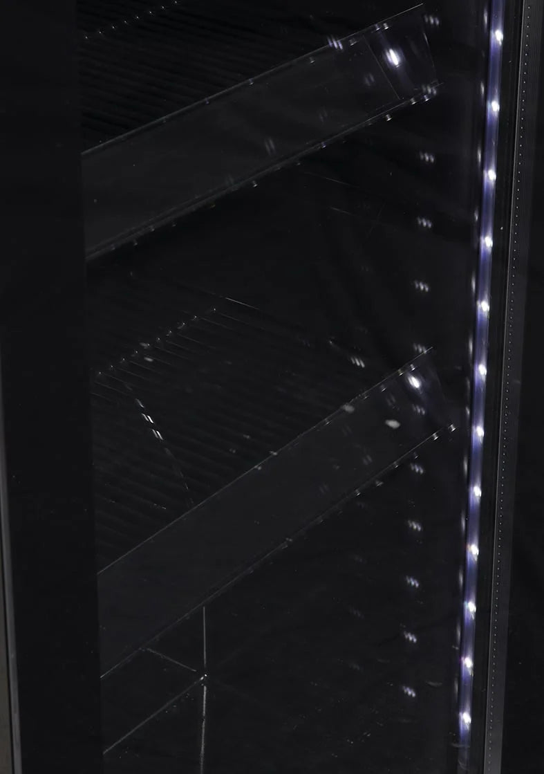 Gastro-Cool GD175 Getränkekühlschrank Retro Slim 212 Liter schwarz/schwarz, LED