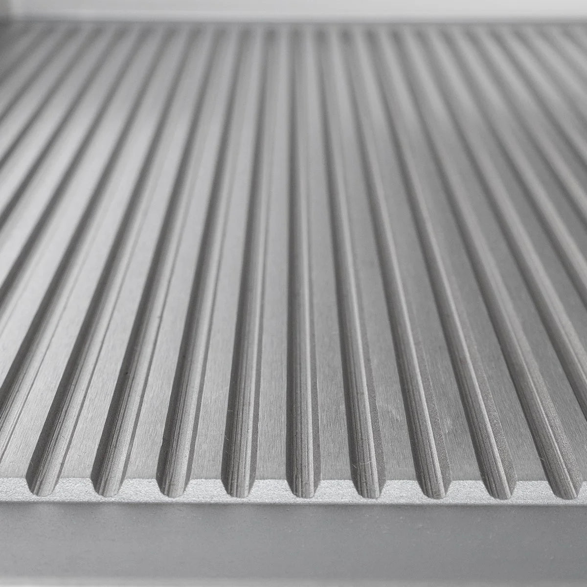 Gasgrillplatte Serie 700 - 70/70 - ½ glatt, ½ gerillt