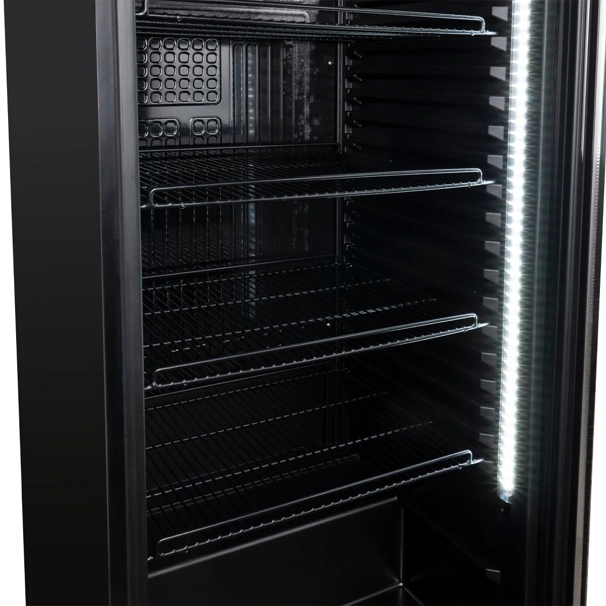 Getränkekühlschrank GKS-360, 360 Liter Kühlraumvolumen, 5 verstellbare Einlegeböden, Innenbeleuchtung, Abschließbar, Schwarz