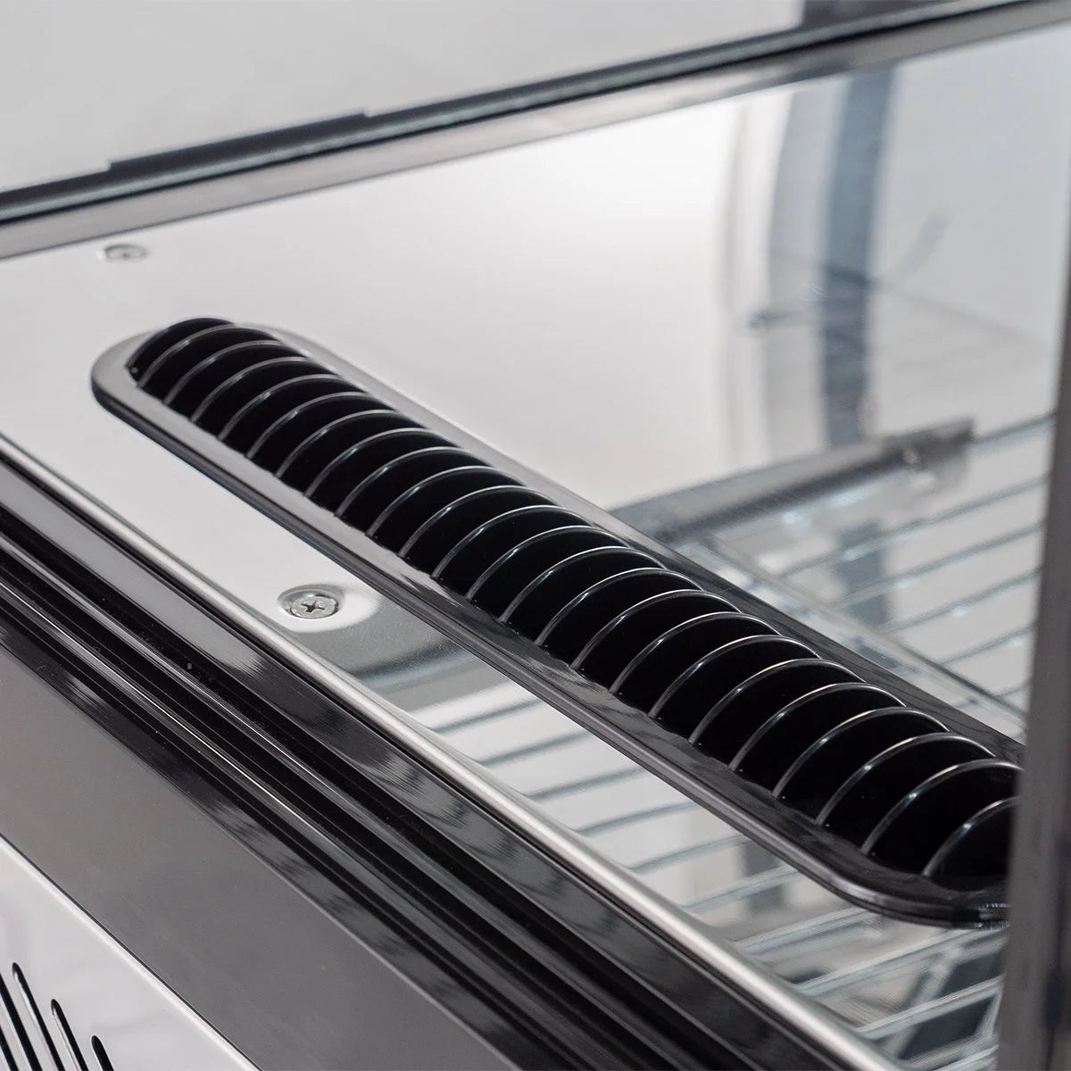 Kühlvitrine ECO 160 Liter, 880 mm, mit LED-Beleuchtung und 2 Ablagen