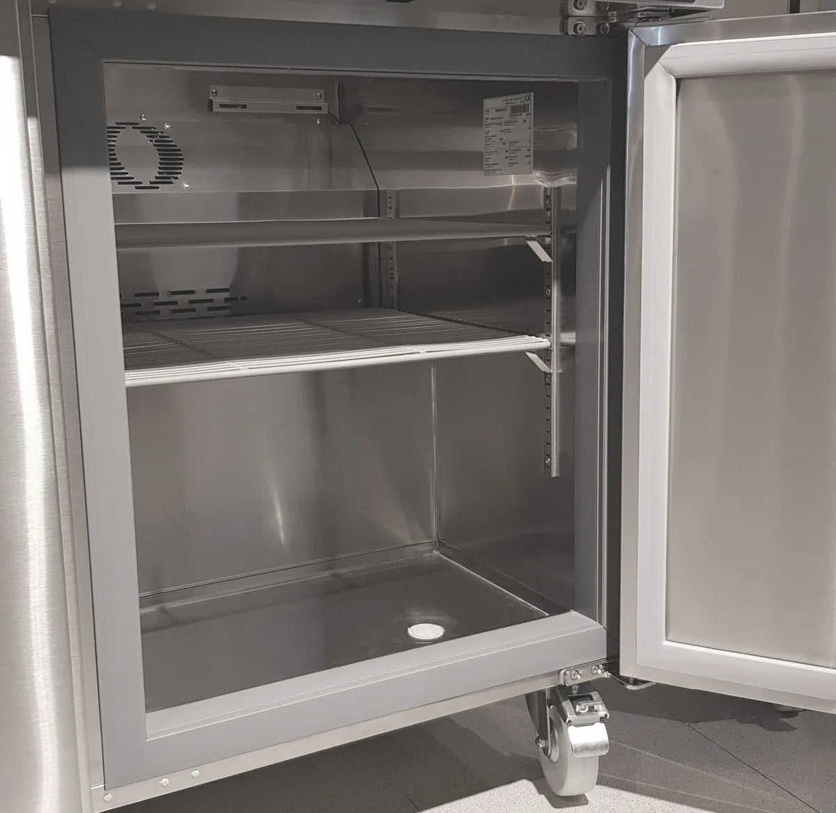 Coreco Saladette US Range 1200 - 2/0 mit Glasaufsatz