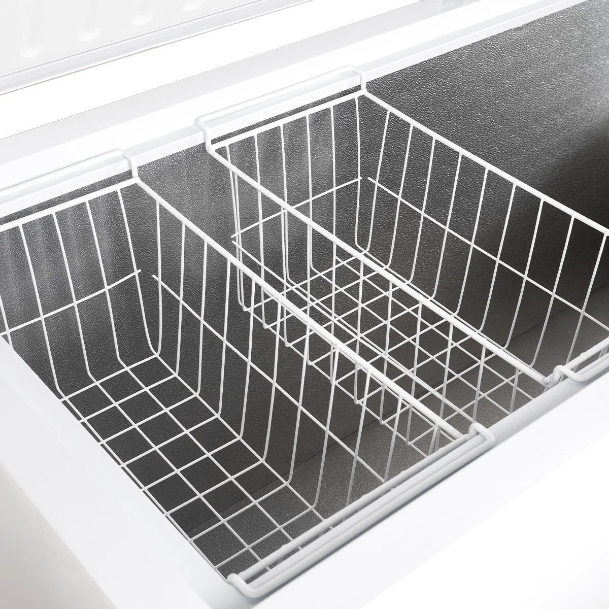 Tiefkühltruhe ECO 550 mit Klappdeckel und 4 Rollen